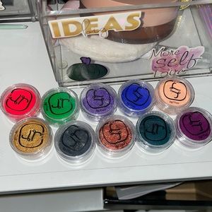 Water activated eyeliners